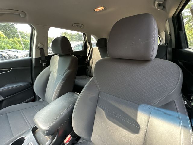 Thumbnail: 2019 Kia Sorento - 9