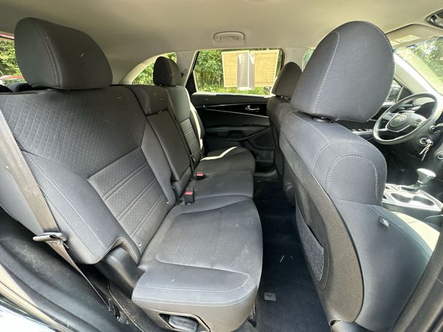 Thumbnail: 2019 Kia Sorento - 28