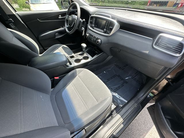 Thumbnail: 2019 Kia Sorento - 12