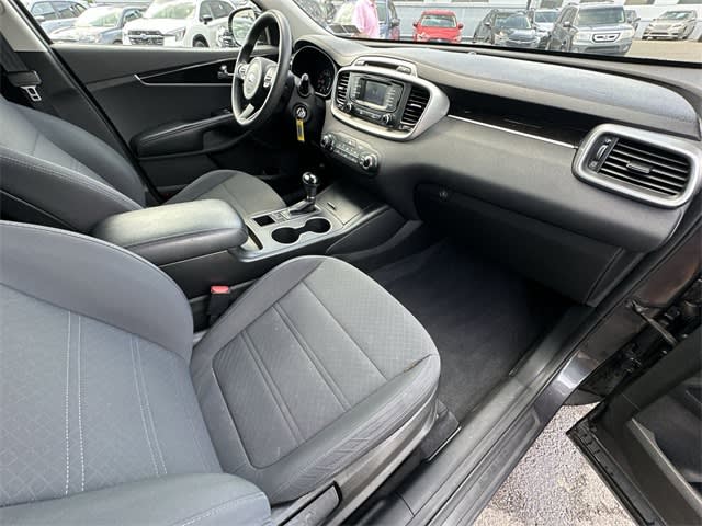 Thumbnail: 2017 Kia Sorento - 12