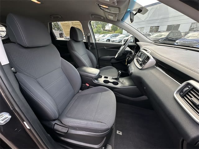 Thumbnail: 2017 Kia Sorento - 24