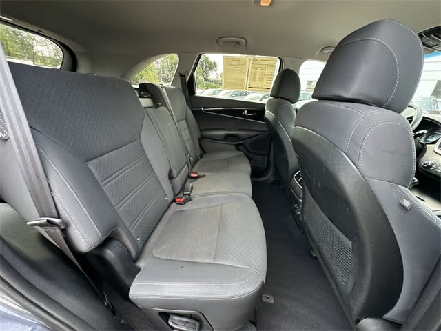 Thumbnail: 2017 Kia Sorento - 26