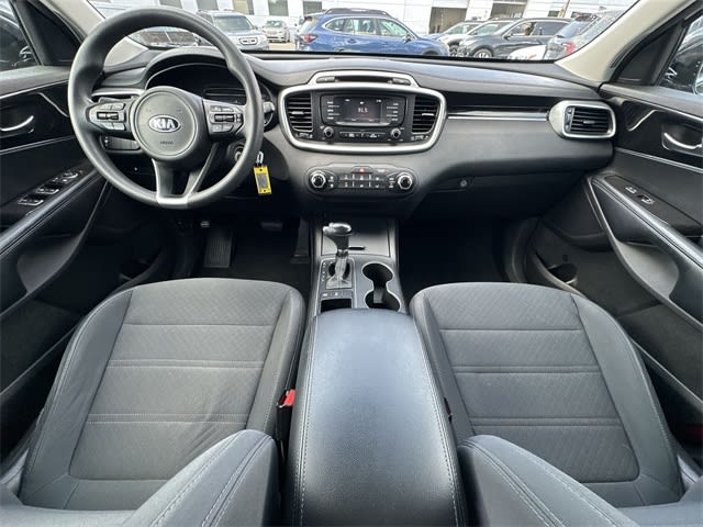 Thumbnail: 2017 Kia Sorento - 14