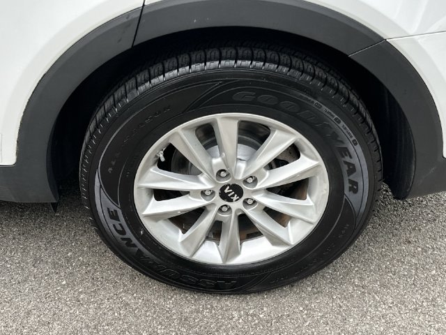 Thumbnail: 2019 Kia Sorento - 8