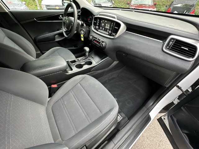 Thumbnail: 2019 Kia Sorento - 12