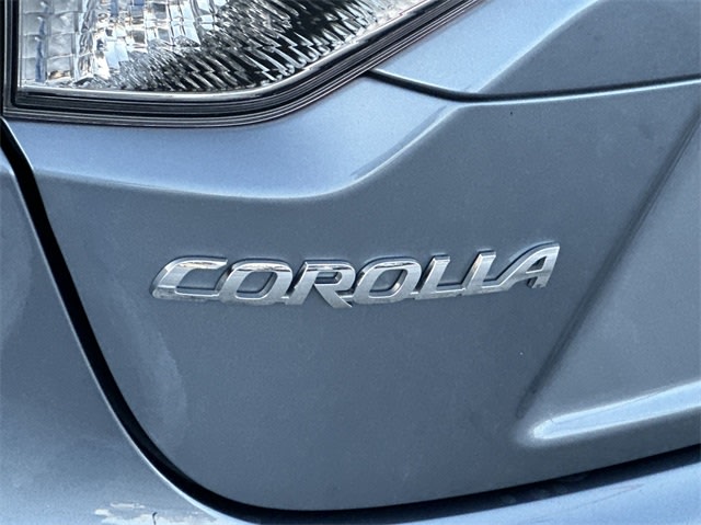 2022 Toyota Corolla LE 28