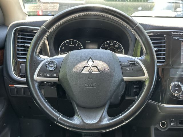 Thumbnail: 2015 Mitsubishi Outlander - 2
