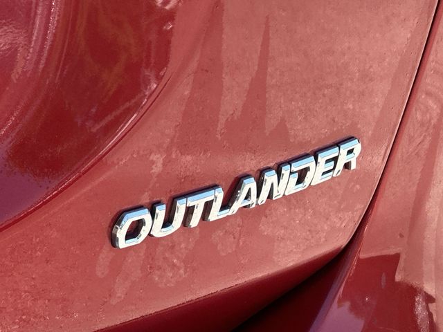 Thumbnail: 2015 Mitsubishi Outlander - 20