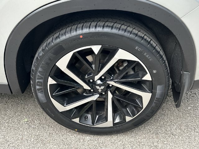 Thumbnail: 2024 Mitsubishi Outlander - 8