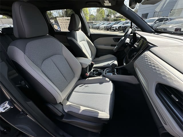 2025 Subaru Forester Premium 12