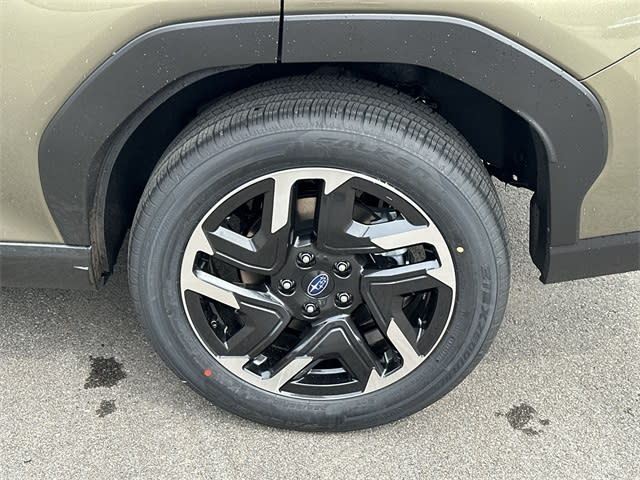 2025 Subaru Forester Premium 8