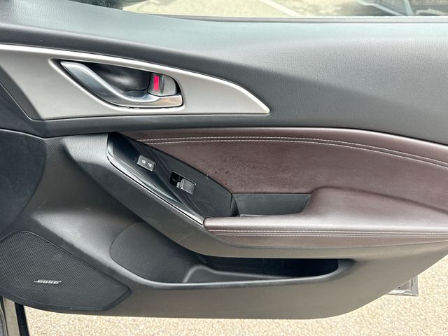 Thumbnail: 2017 Mazda Mazda3 - 25