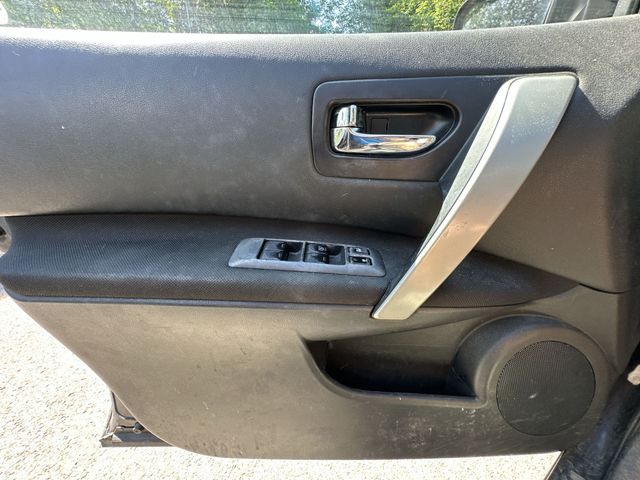 Thumbnail: 2013 Nissan Rogue - 17