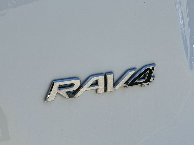 Thumbnail: 2017 Toyota RAV4 - 25