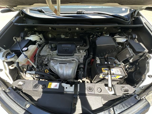 Thumbnail: 2017 Toyota RAV4 - 9