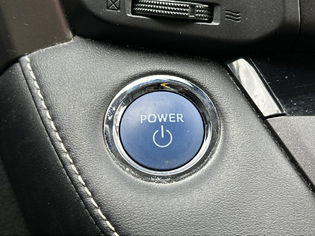 Thumbnail: 2017 Toyota RAV4 - 17
