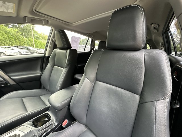 Thumbnail: 2017 Toyota RAV4 - 9