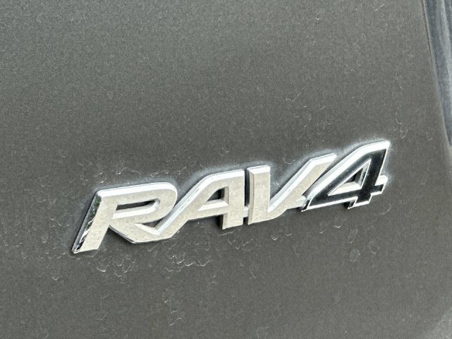 Thumbnail: 2017 Toyota RAV4 - 22