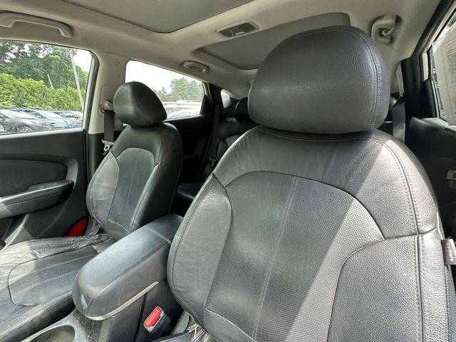 Thumbnail: 2010 Hyundai Tucson - 10