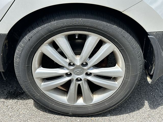 Thumbnail: 2010 Hyundai Tucson - 8