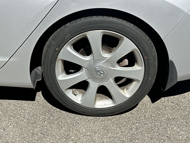 Thumbnail: 2013 Hyundai Elantra - 8