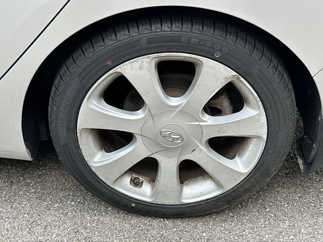 Thumbnail: 2013 Hyundai Elantra - 8
