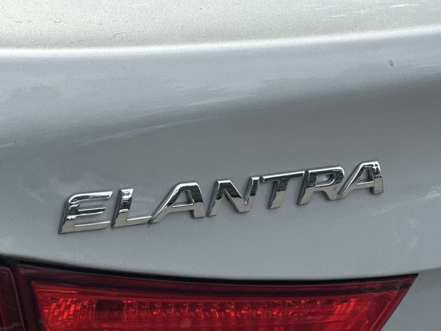 Thumbnail: 2013 Hyundai Elantra - 25