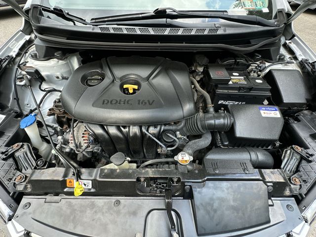 Thumbnail: 2013 Hyundai Elantra - 9