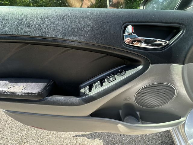 Thumbnail: 2015 Kia Forte - 18