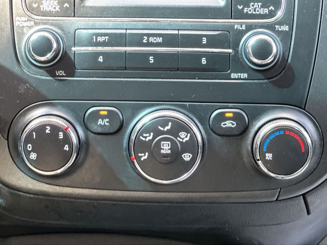Thumbnail: 2015 Kia Forte - 17