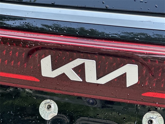 Thumbnail: 2022 Kia Carnival - 7