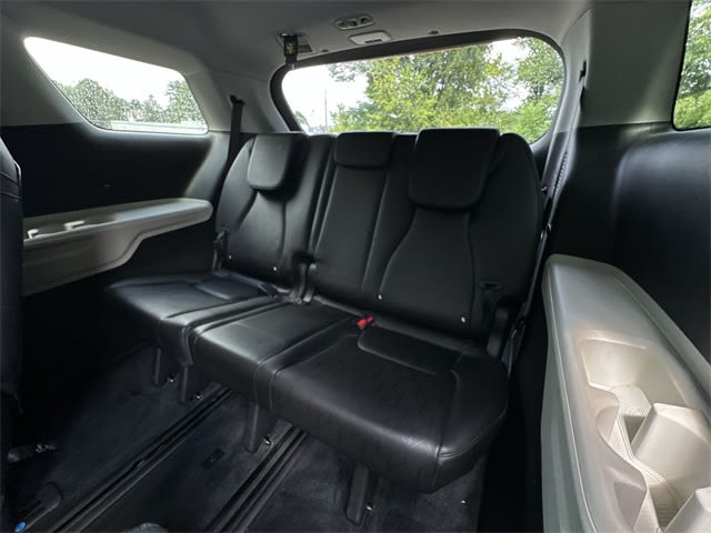 Thumbnail: 2022 Kia Carnival - 26