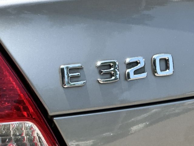 Thumbnail: 2004 Mercedes-Benz E-Class - 18