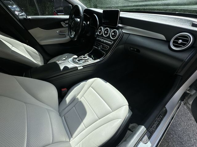 Thumbnail: 2017 Mercedes-Benz C-Class - 10