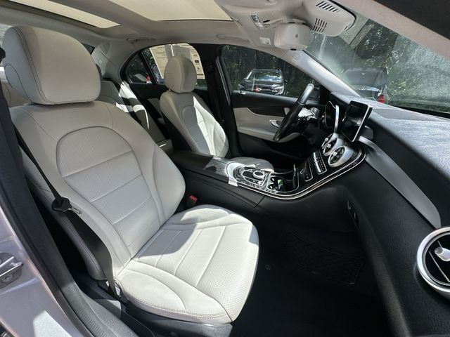 Thumbnail: 2017 Mercedes-Benz C-Class - 12