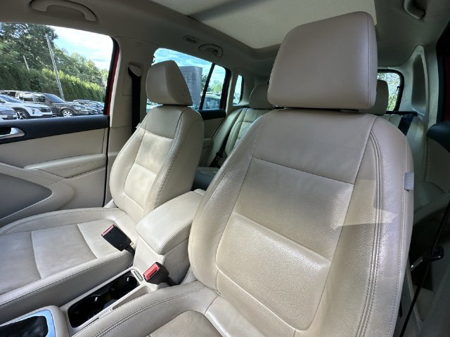 Thumbnail: 2016 Volkswagen Tiguan - 9