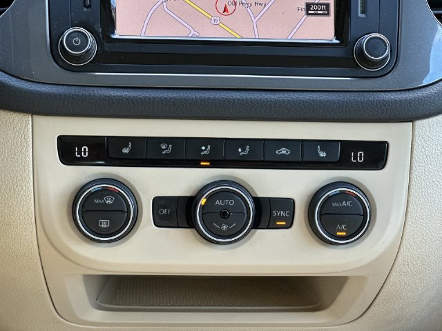 Thumbnail: 2016 Volkswagen Tiguan - 20
