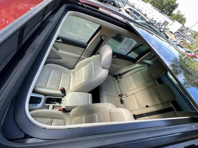Thumbnail: 2016 Volkswagen Tiguan - 14