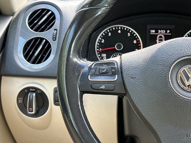 Thumbnail: 2016 Volkswagen Tiguan - 15