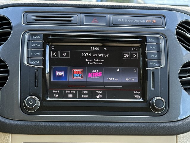 Thumbnail: 2016 Volkswagen Tiguan - 11