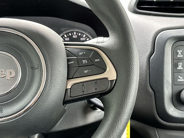 Thumbnail: 2016 Jeep Renegade - 16