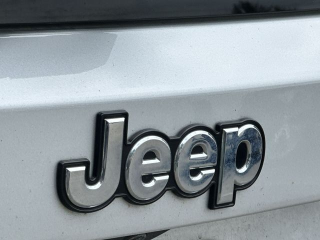 Thumbnail: 2016 Jeep Renegade - 19