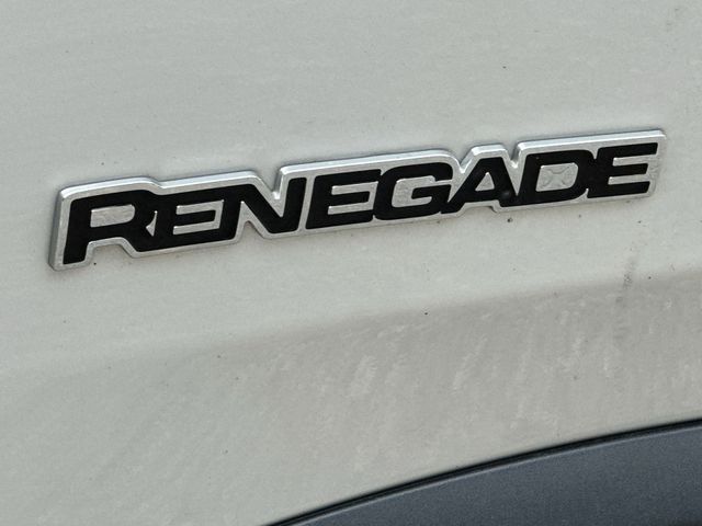 Thumbnail: 2016 Jeep Renegade - 7