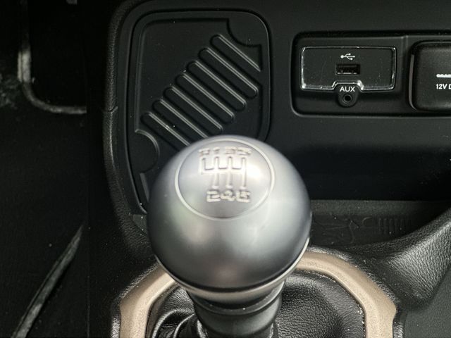 Thumbnail: 2016 Jeep Renegade - 12