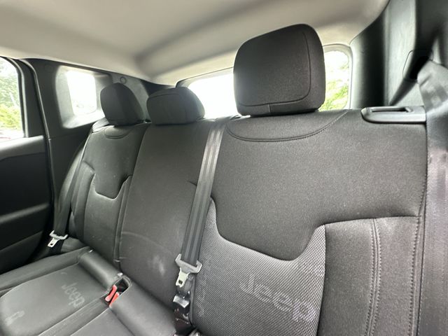 Thumbnail: 2016 Jeep Renegade - 10