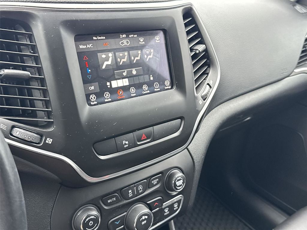 Thumbnail: 2020 Jeep Cherokee - 9