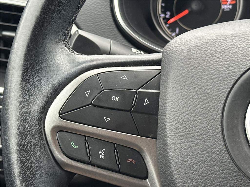 Thumbnail: 2020 Jeep Cherokee - 19