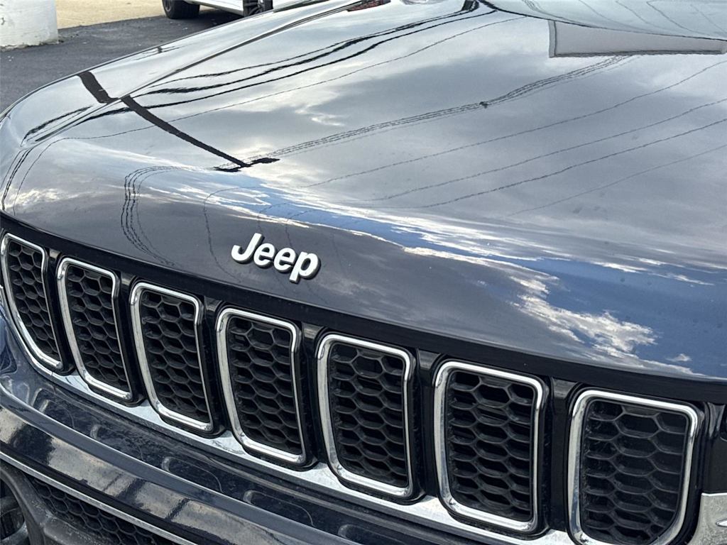 Thumbnail: 2023 Jeep Grand Cherokee L - 6