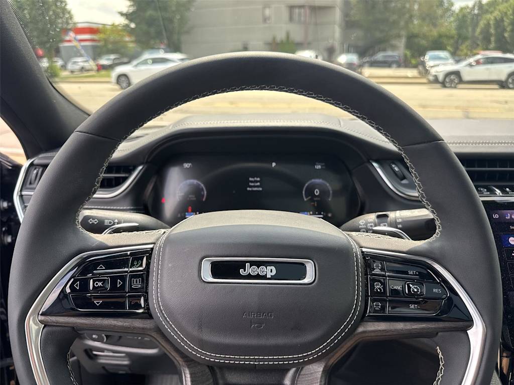 Thumbnail: 2023 Jeep Grand Cherokee L - 23
