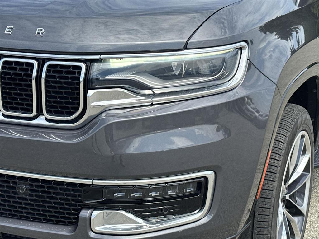 Thumbnail: 2023 Jeep Wagoneer - 18